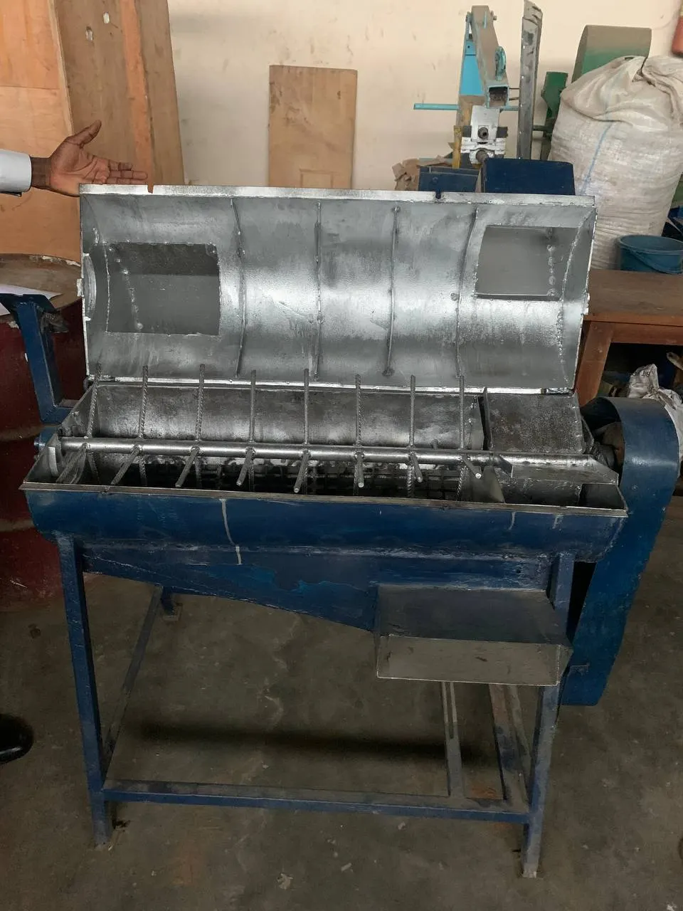 Beans unwrapping machine